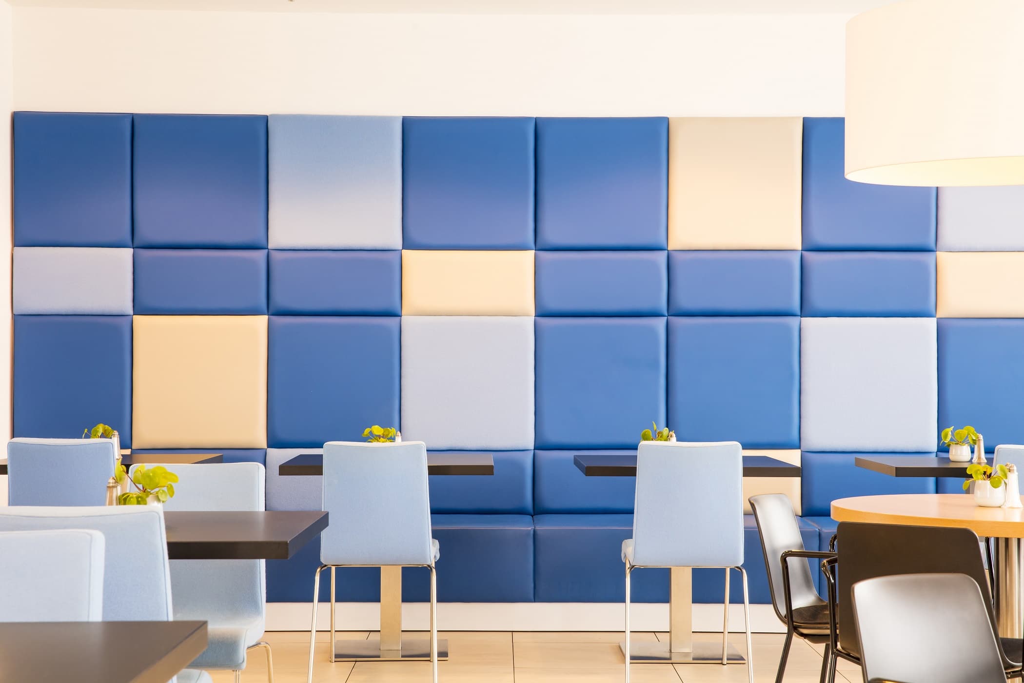 breakfast restaurant