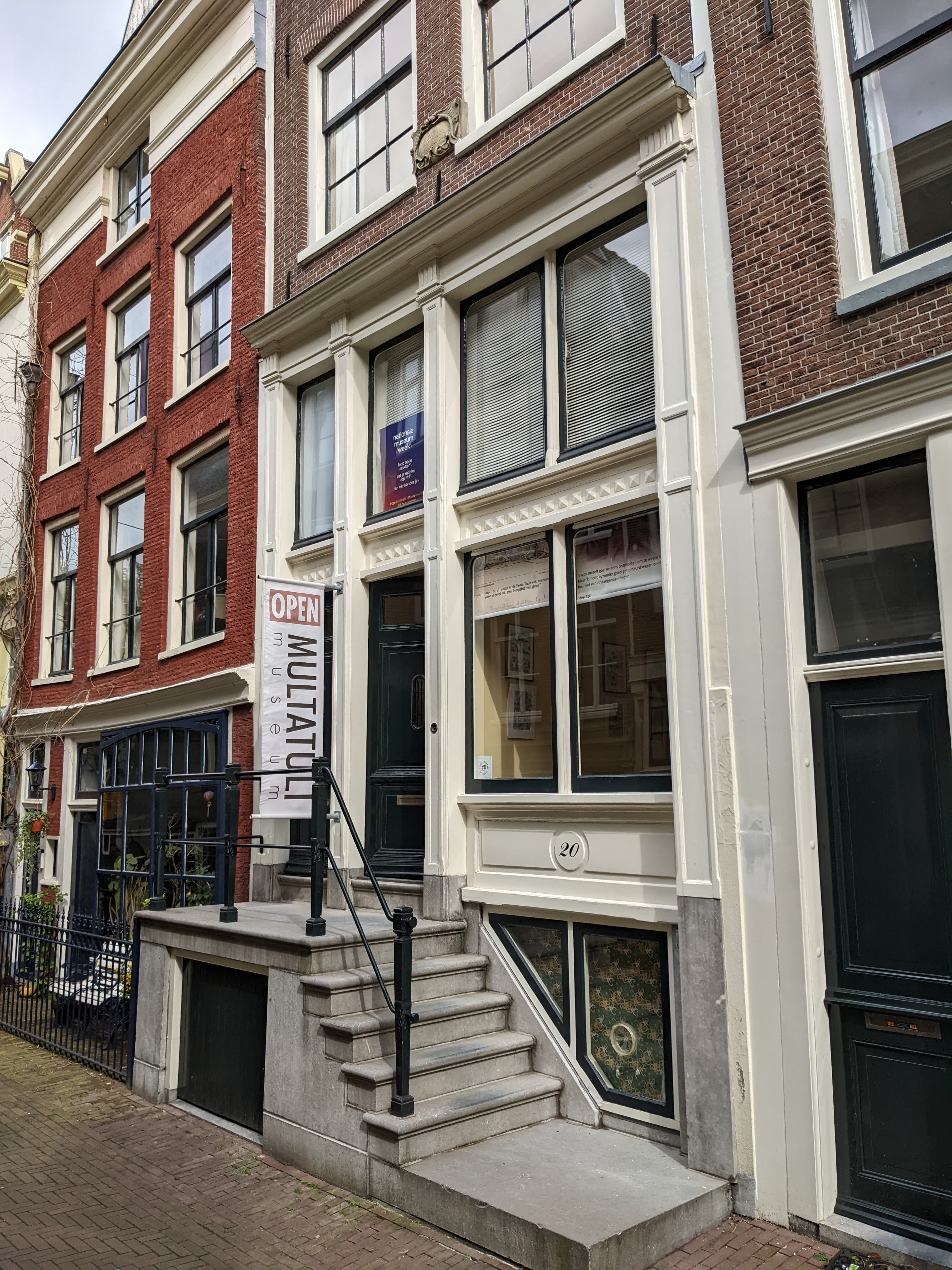 Gevel van het Multatuli Museum, waar de schrijver woonde