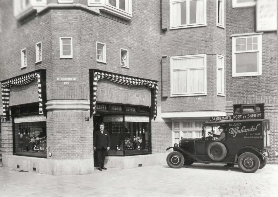 1928 net verhuisd naar de Beethovenstraat
