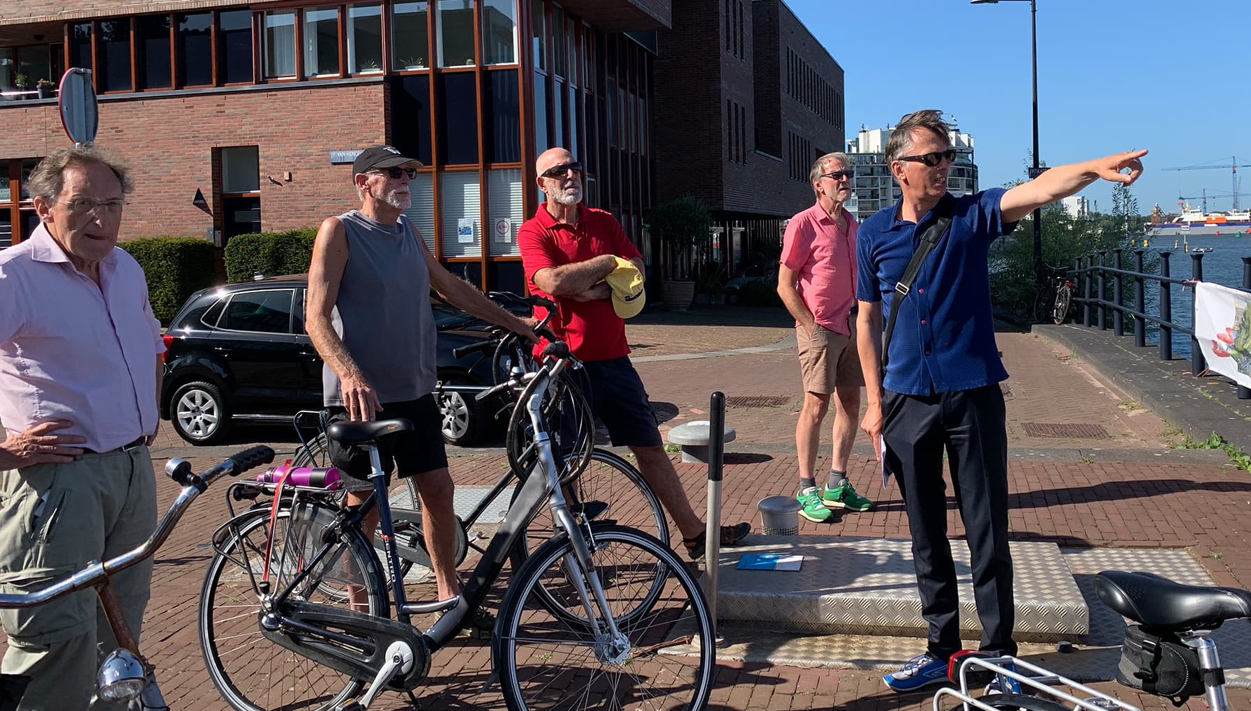 Paul Vlok van architour met groep