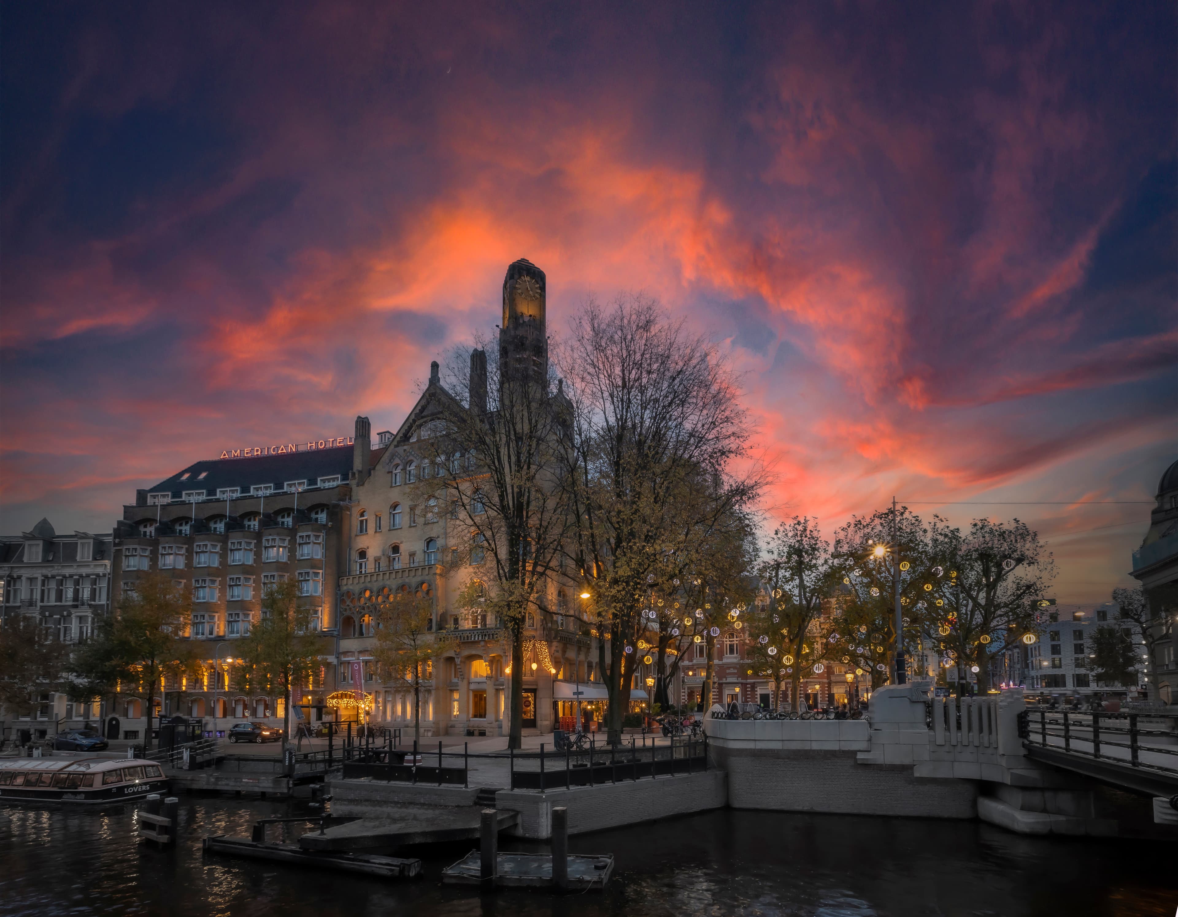 Exterior view from Singel Canal
