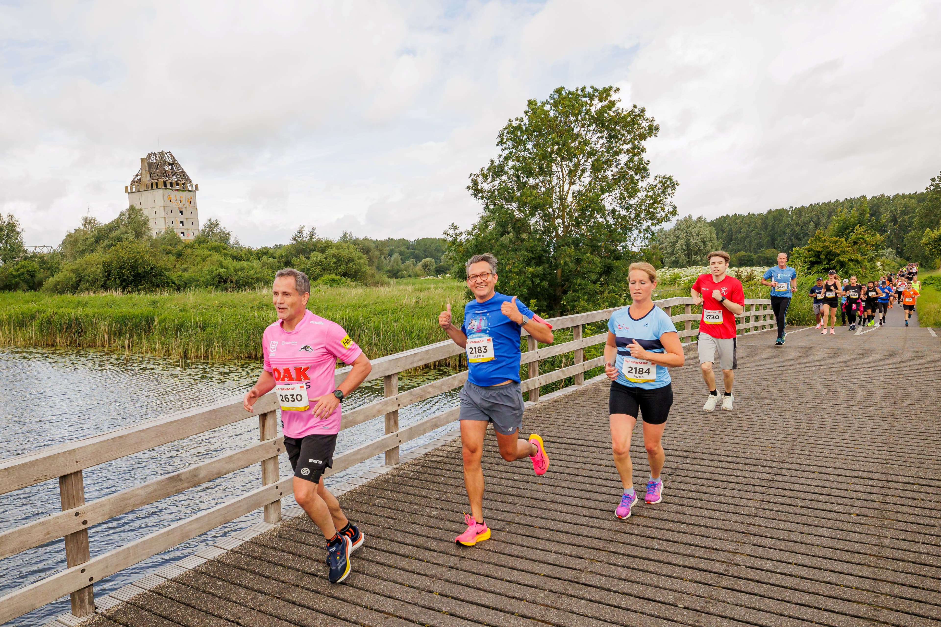 Campagnebeeld runners Almere Weerwater Run