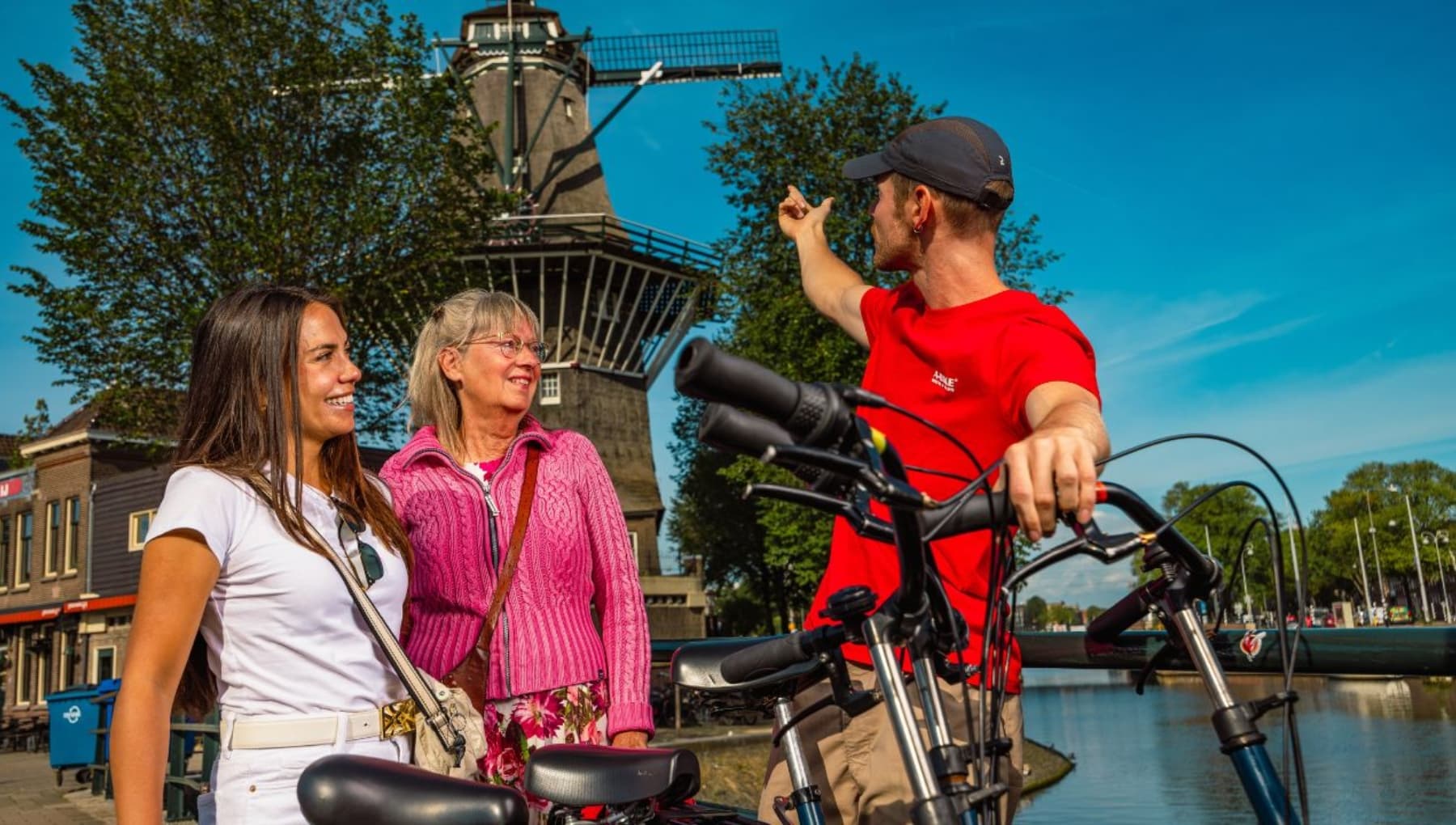 Private bike tour at a windmill