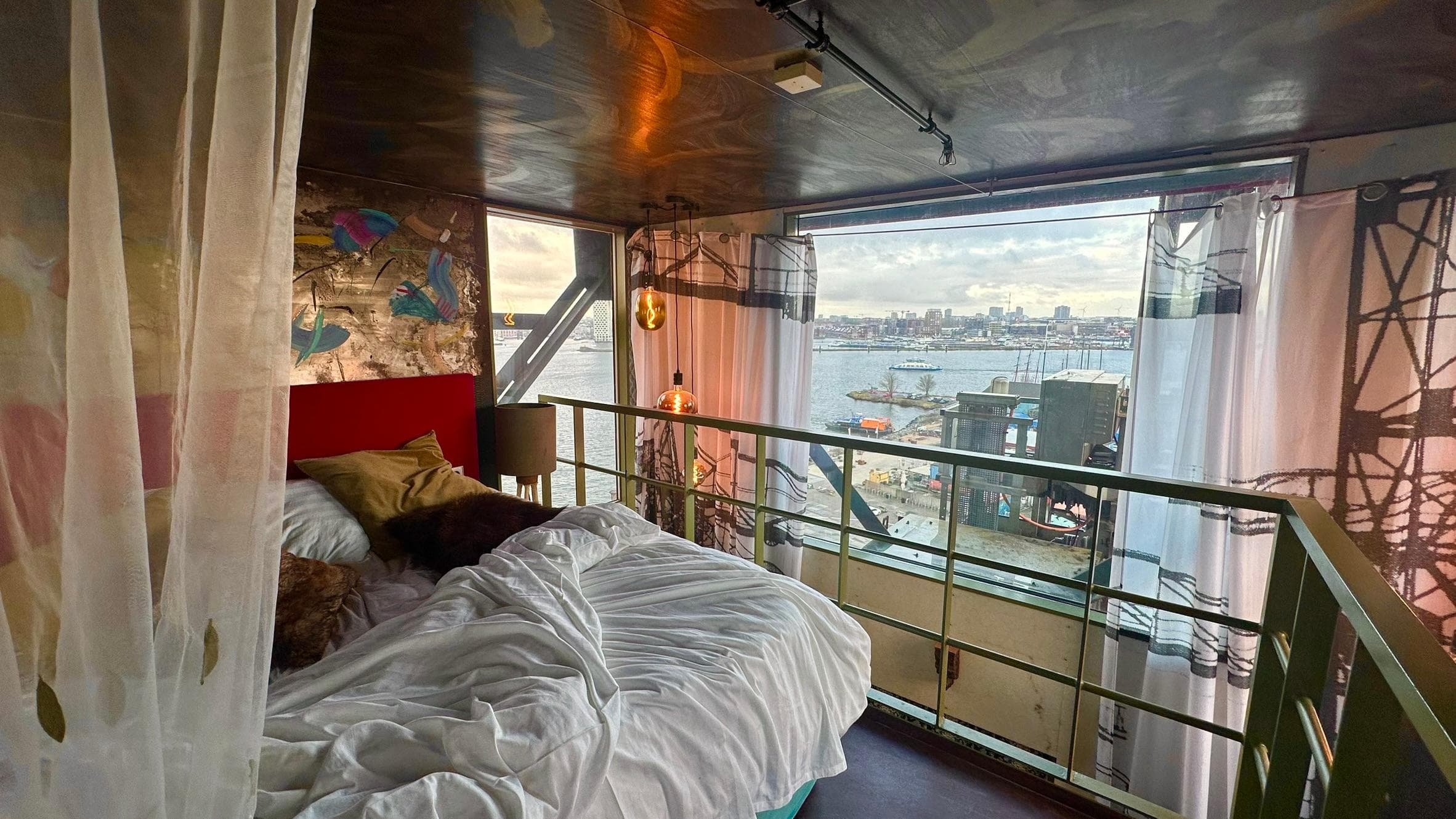 Faralda NDSM Crane Hotel