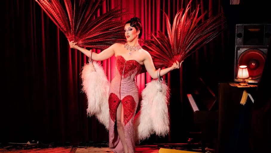 Amsterdam, 9 maart 2026 - Queer Amsterdam, Eve Fatale geportretteerd in theater Mascini.
