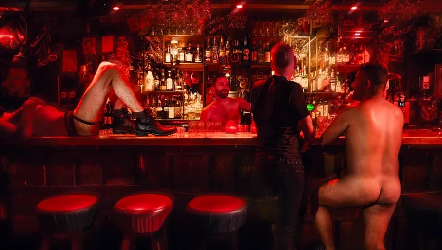 Spijkerbar naked men having a drink in the bar