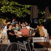 People having drinks in Vondeltuin.