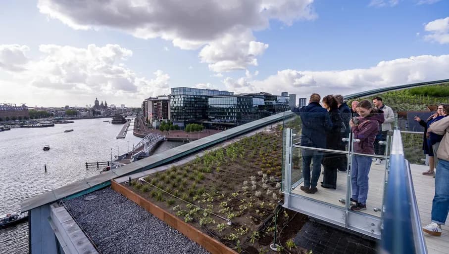 Opening vernieuwd dak van NEMO Science Museum