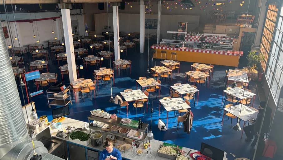 Barracuda interior and table setting