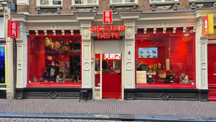 Exterior of Sichuan Taste Chinese restaurant on the Zeedijk