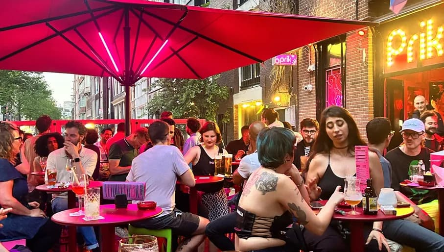 Prik people sitting on the terrace