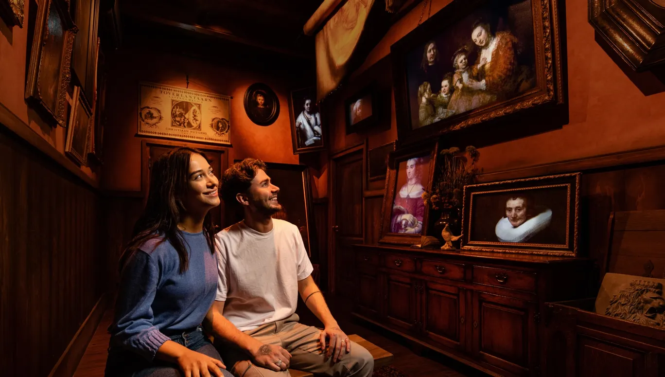 Rembrandt's Amsterdam Experience people posing