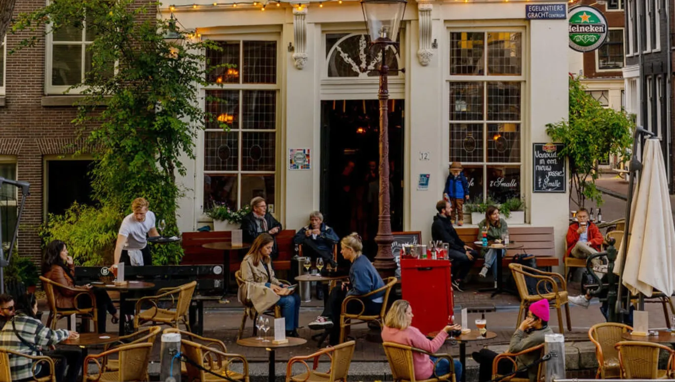 Café 't Smalle people on the terrace