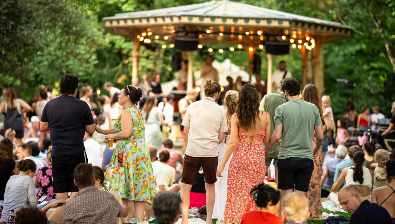 Music field with band playing during Artis Zoomeravonden Summer Nights zoo