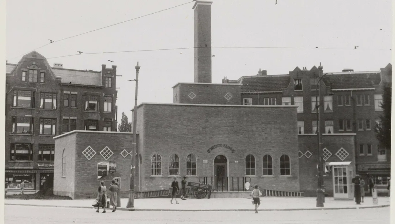 Badhuis Javaplein archive photo