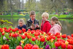 Children in flowers at Keukenhof