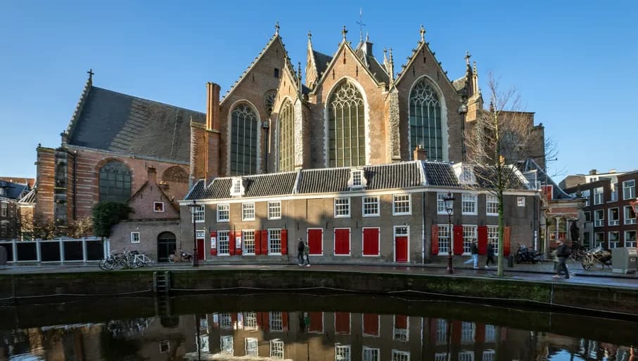 Oude Kerk exterior