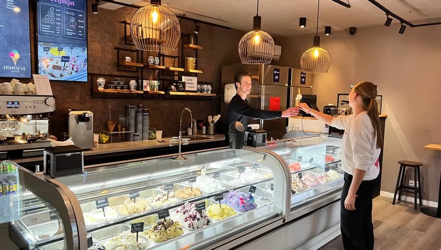 Ijshoeve Sloten ice cream shop interior