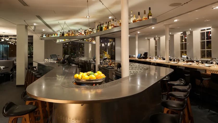 IZAKAYA Asian Kitchen & Bar bar