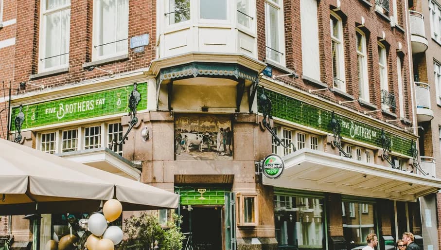 Five Brothers Fat café-restaurant exterior