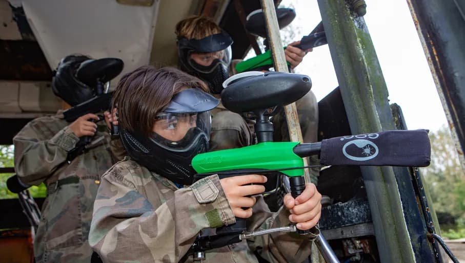 Paintball Spaarnwoude kids playing outdoor