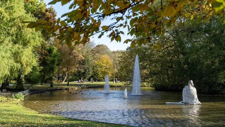 Fountains in the water in the Westerpark.