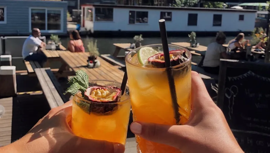 Café Lennep drinks on the terrace