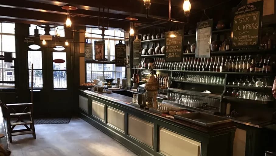 Drie Fleschjes interior