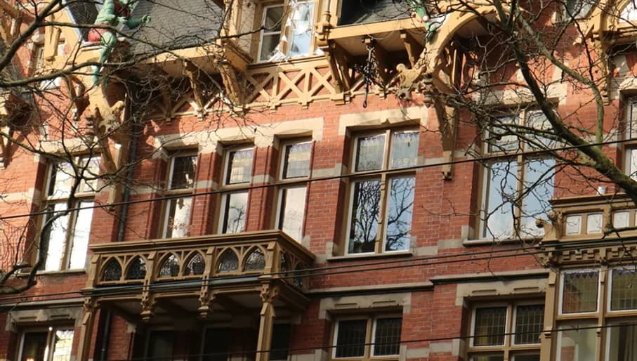 House with the gnomes in De Pijp