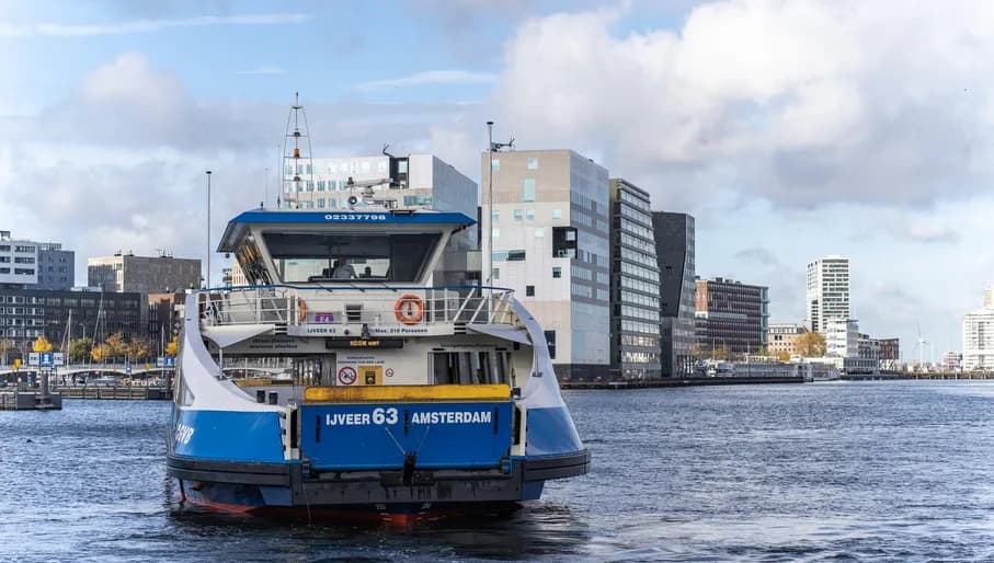 A ferry on 't IJ.