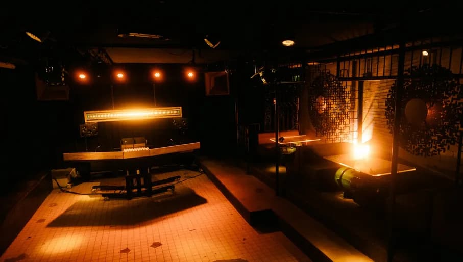 Doka club interior