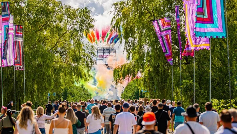 Mysteryland festival crowd