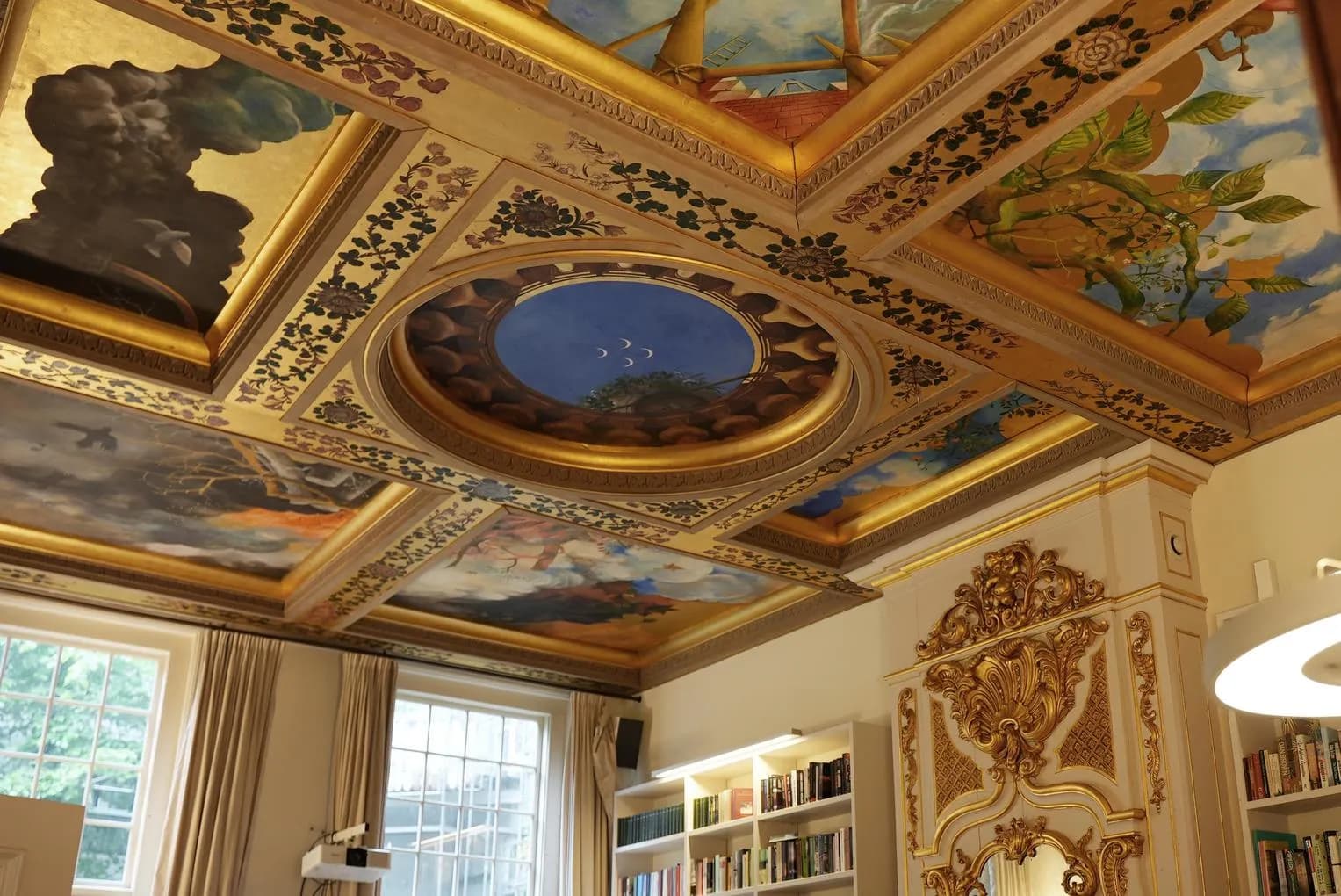 Huis de Pinto monumental ceilling.