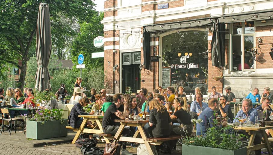 Groene Olifant café-restaurant people on the terrace