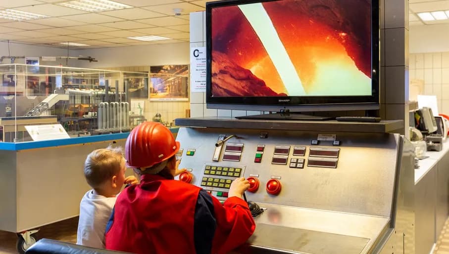 Kids playing with exhibition at Hoogovens IJmuiden