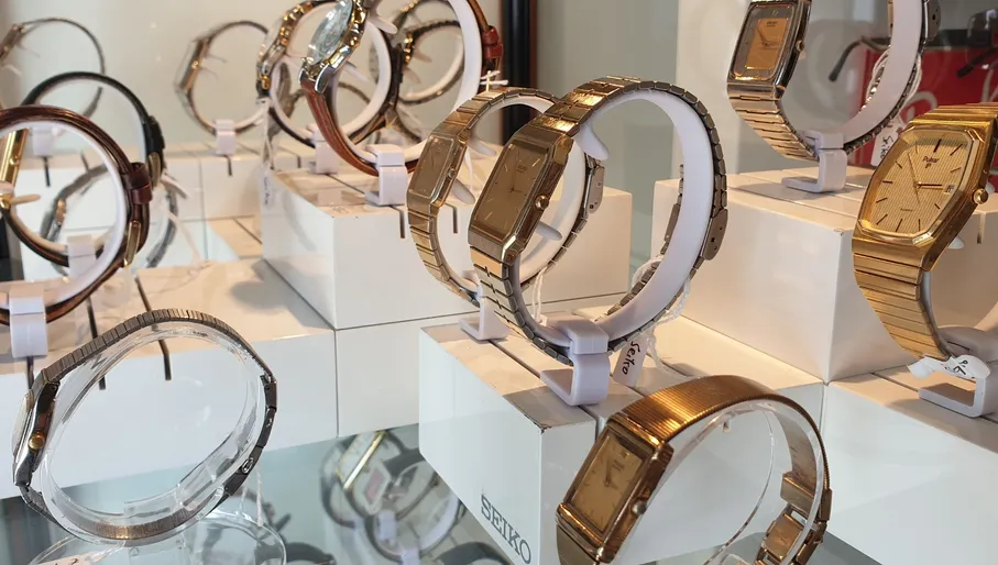 Galerie du Nord collection of vintage watches