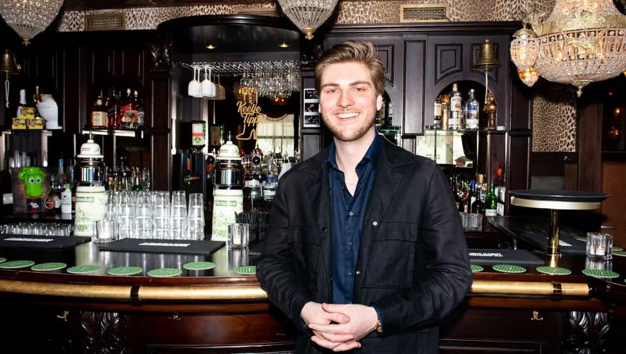 Volkszanger voor de rubriek ... door de ogen van