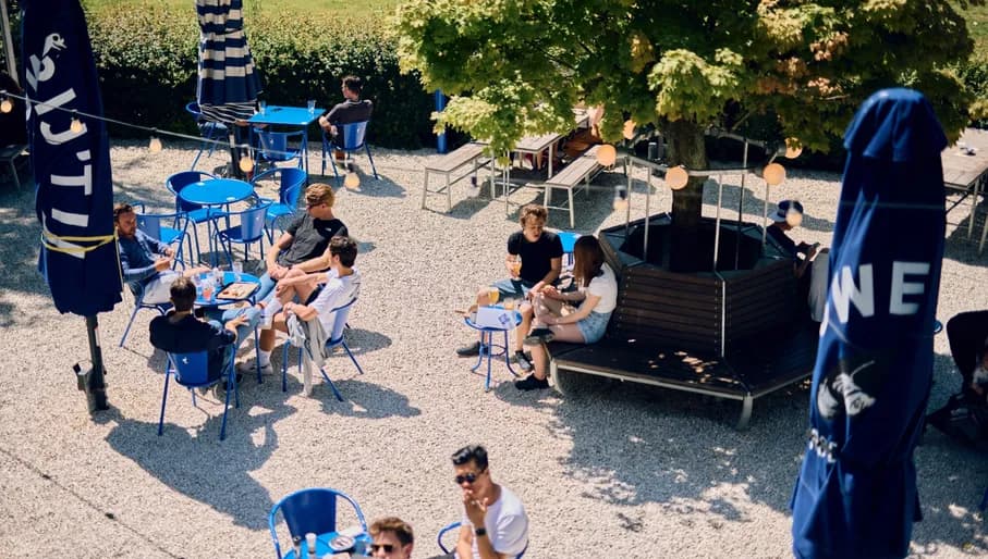 'T Blauwe Theehuis terrace