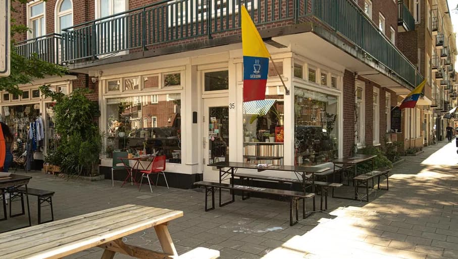 Exterior of Pipes + Beans cafe