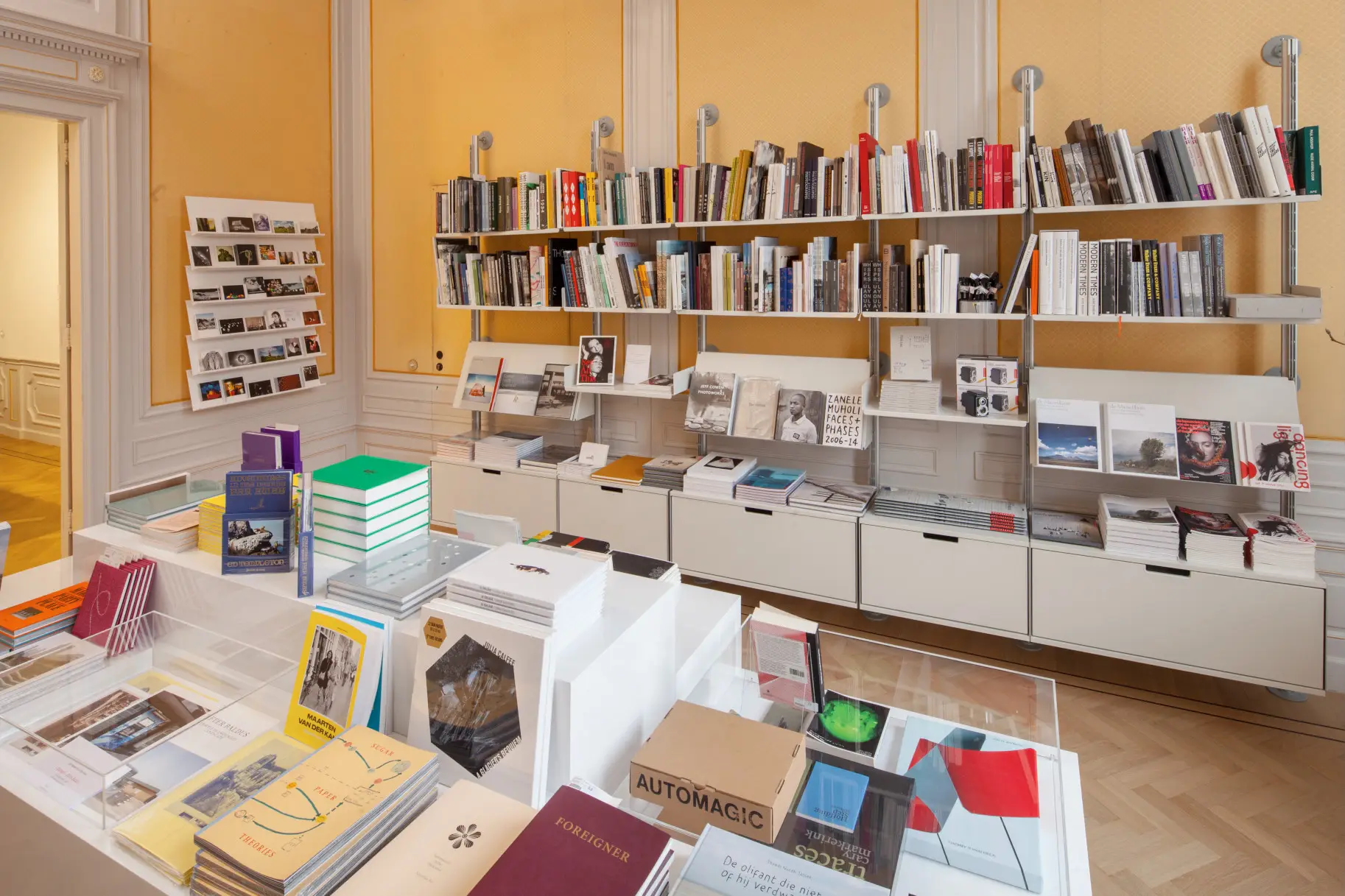 Huis Marseille, winkel