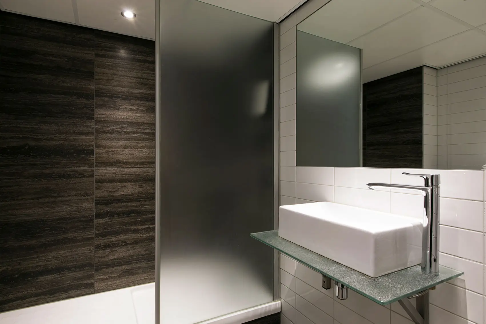 Small double badkamer