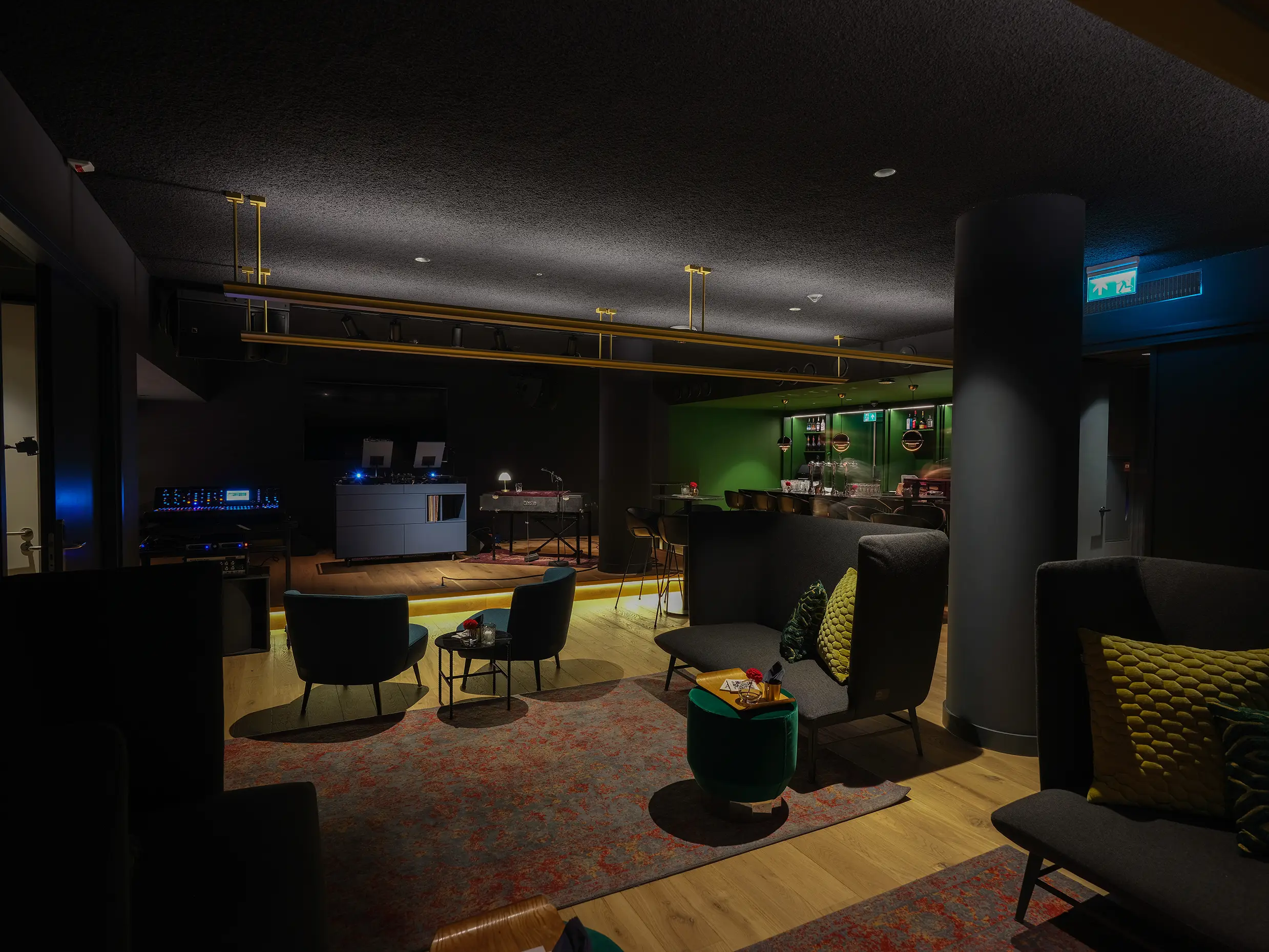 Obsidian Bar
