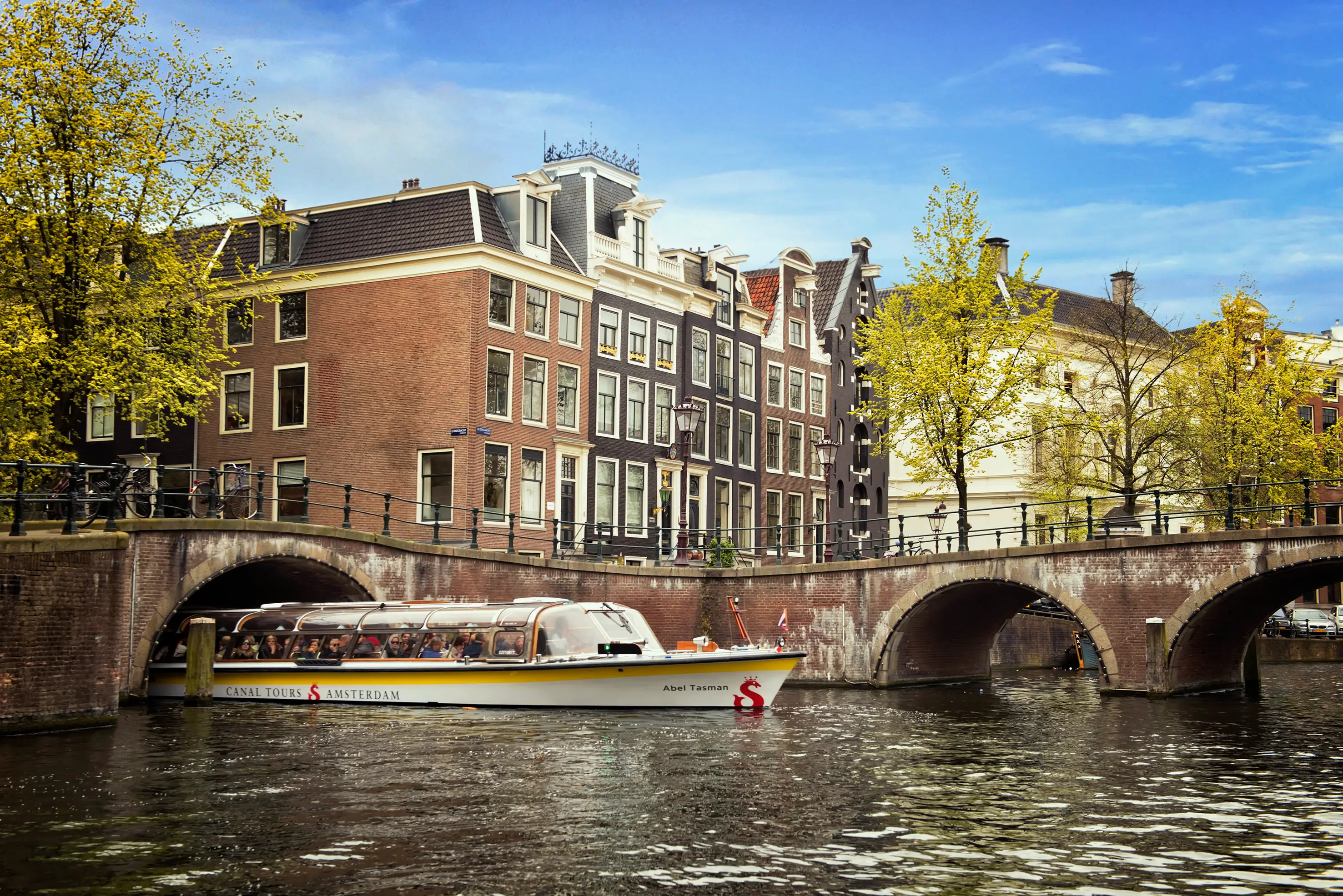 1 hour canal cruise