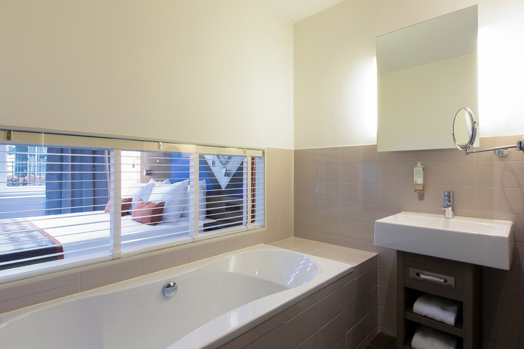 Junior suite badkamer