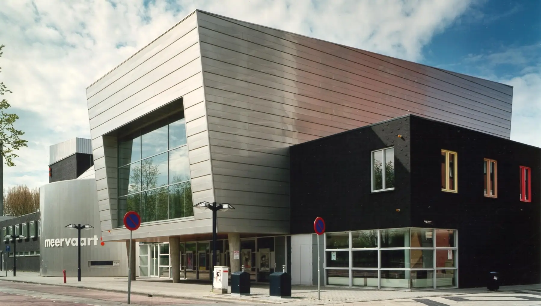 Theater de Meervaart - Hoofdingang