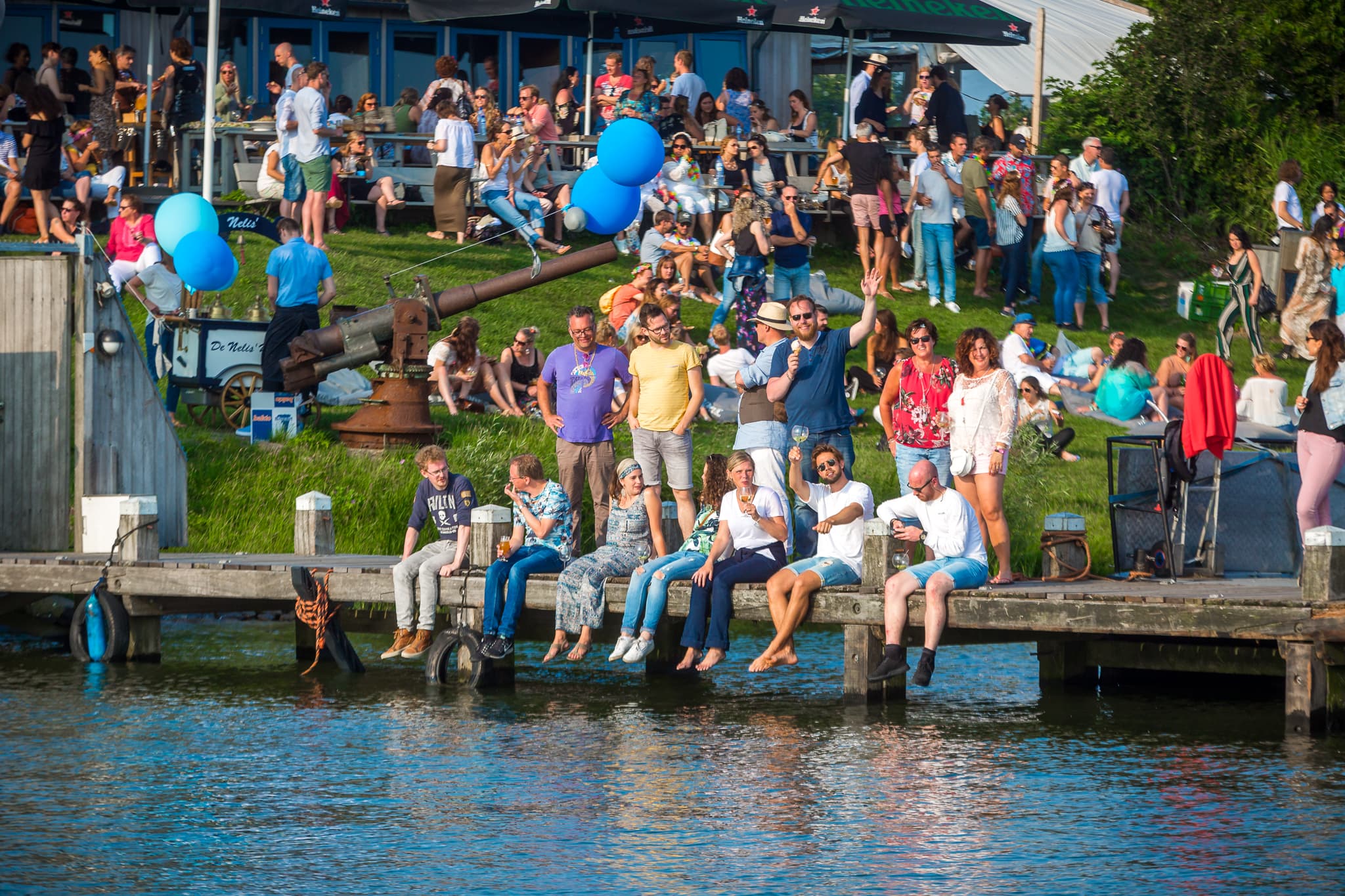 Het Pampus Paviljoen met uitzicht op het ijmeer