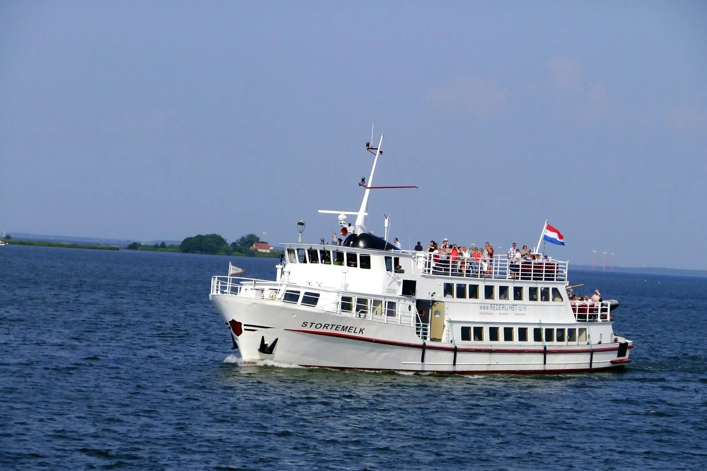 Schip Stortemelk op het Markermeer