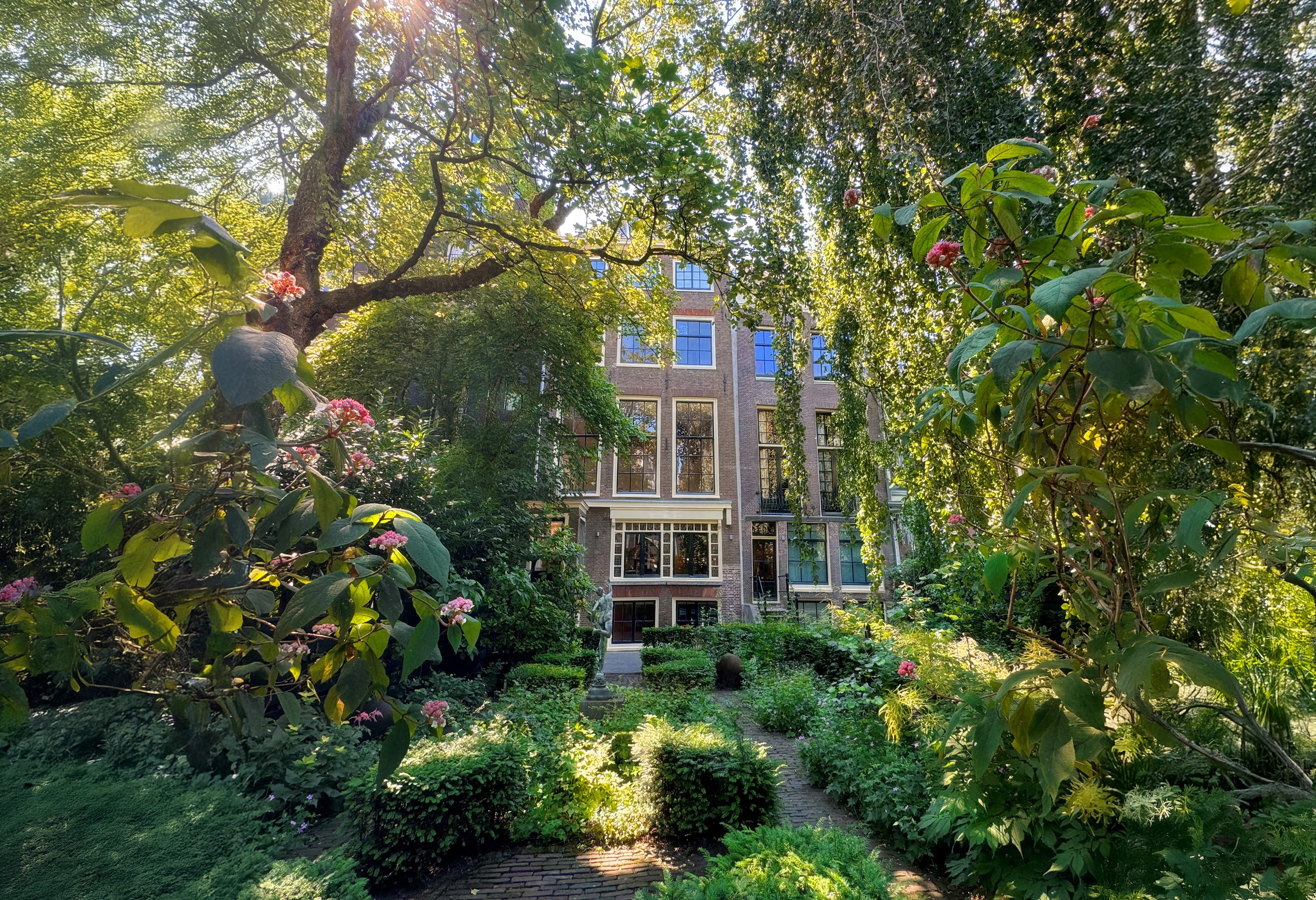 Huis Marseille, 2024