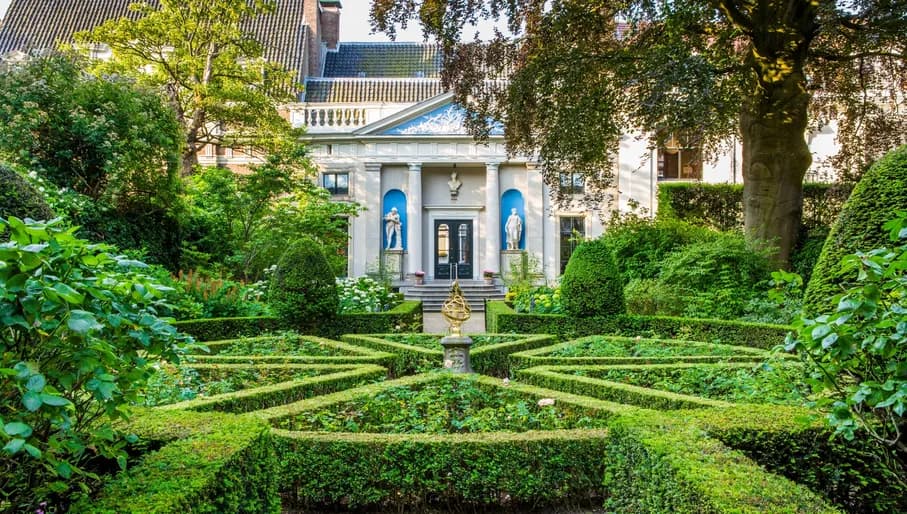 Museum van Loon garden