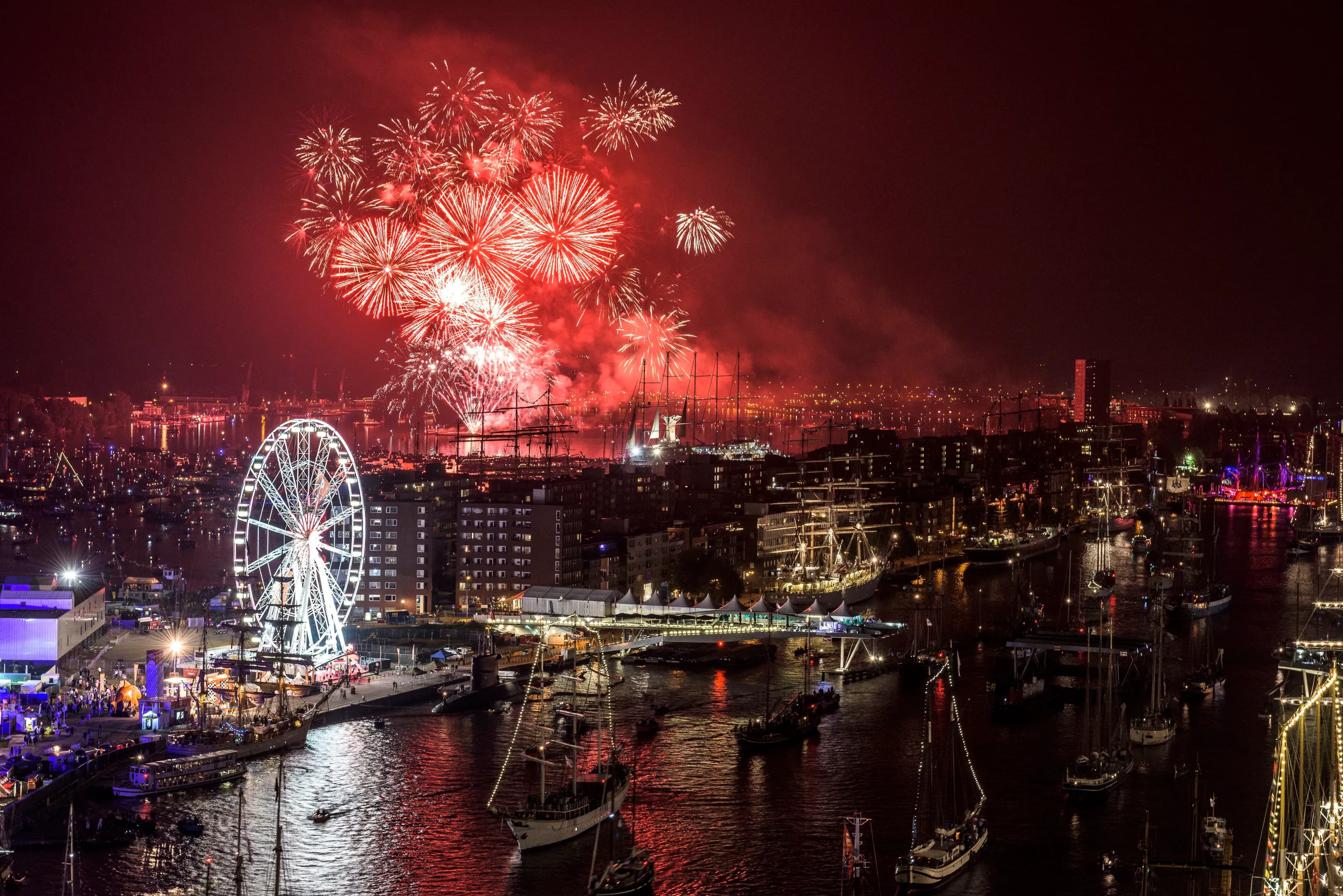 Fireworks and evening show during SAIL